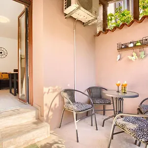  Appartamento Amphitheater 3+2 Modern With Terrace, Wifi, Netflix